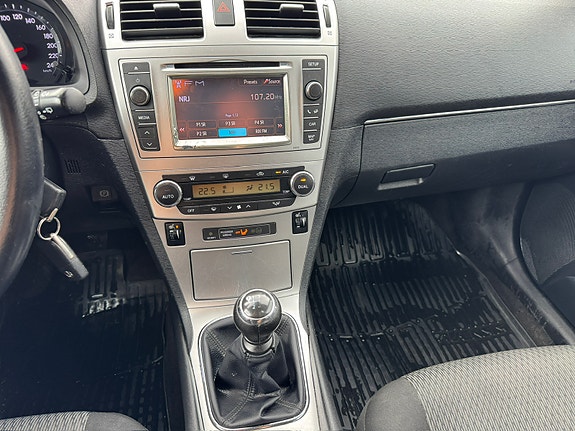 Toyota Avensis 8 of 10