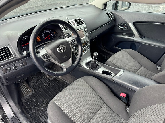 Toyota Avensis 9 of 10