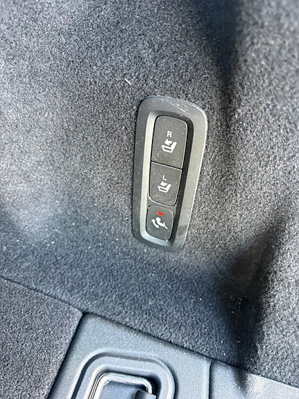Volvo XC60 17 of 24