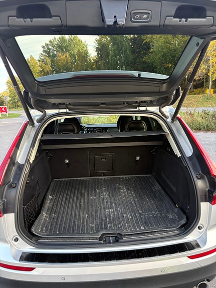 Volvo XC60 16 of 24