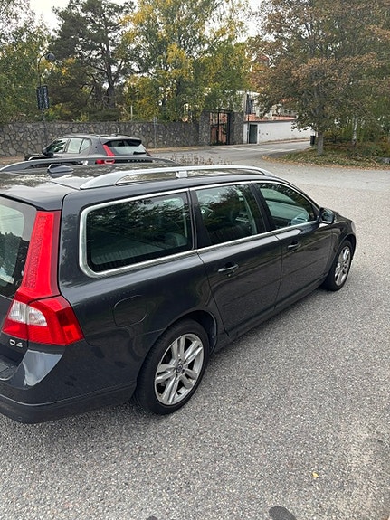 Volvo V70 4 of 8