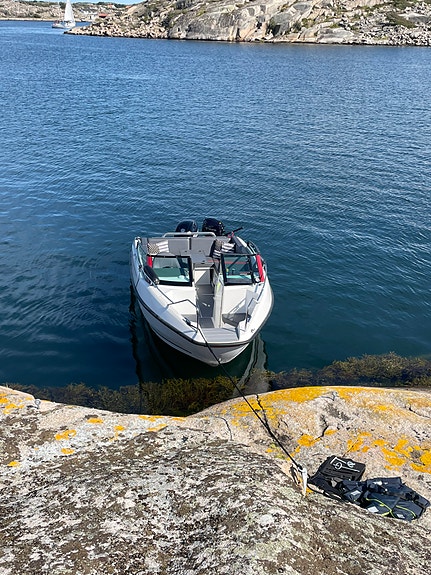Sting 610 BR + Suzuki 4-takt 150 hk -23 med 58 timmar på motorn. 3 of 7
