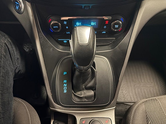 Ford Kuga 9 of 12