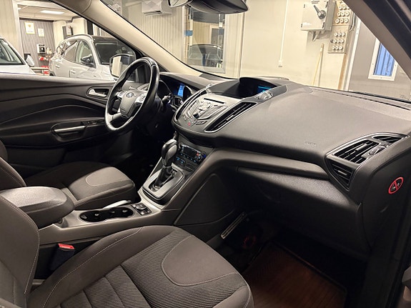 Ford Kuga 11 of 12