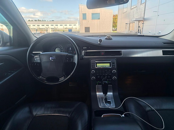 Volvo V70 5 of 6
