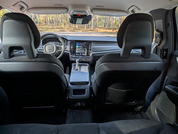 Volvo V90 Cross Country 8 of 10