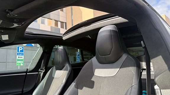 Tesla Model S 6 of 6
