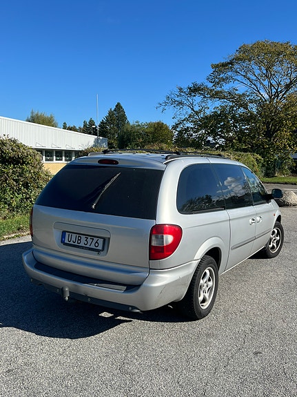 Chrysler Grand Voyager 2 of 8