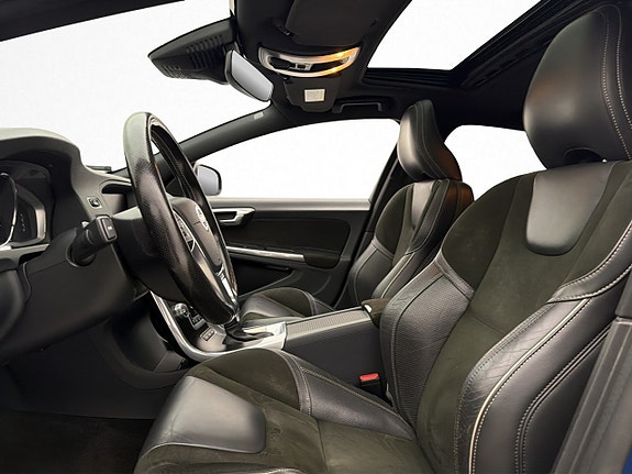 Volvo V60 12 of 30
