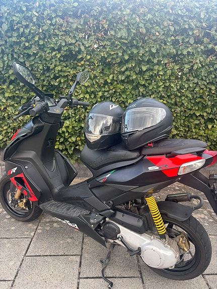 Aprilia SR50 5 of 9