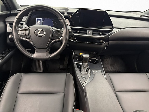 Lexus UX250h 20 of 30