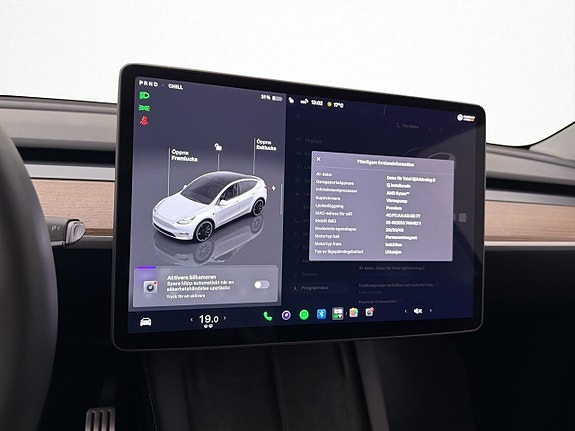 Tesla Model Y 24 of 30