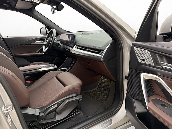 BMW iX1 28 of 30