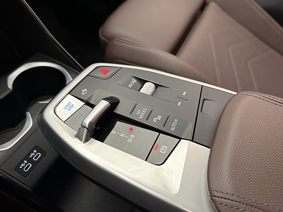 BMW iX1 26 of 30