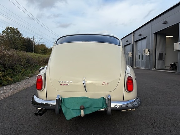 Volvo PV 6 of 10