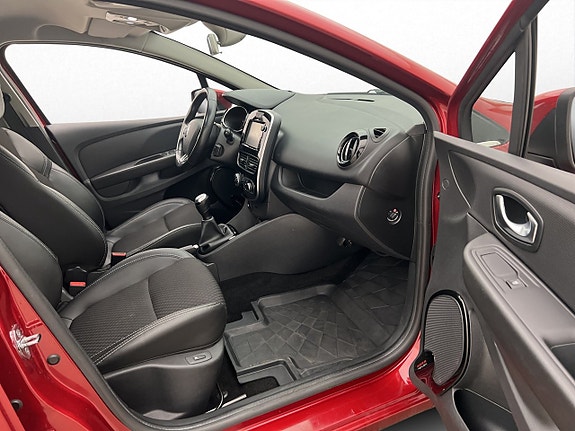 Renault Clio 20 of 26