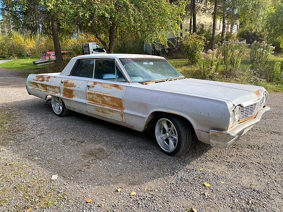 Chevrolet Impala 3 of 5