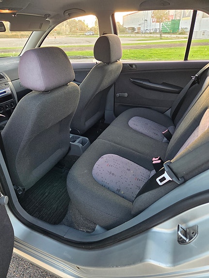 Skoda Fabia 8 of 9