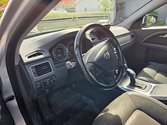 Volvo V70 11 of 17