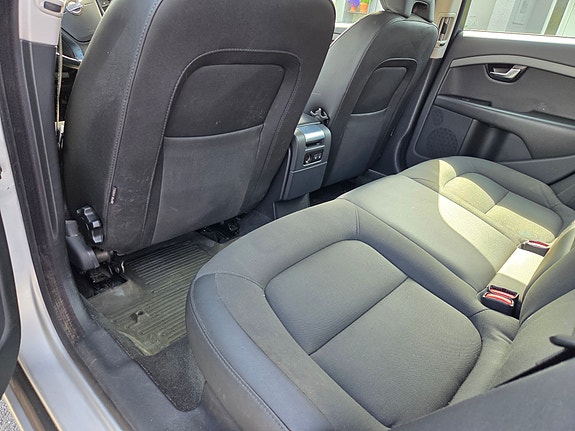 Volvo V70 13 of 17