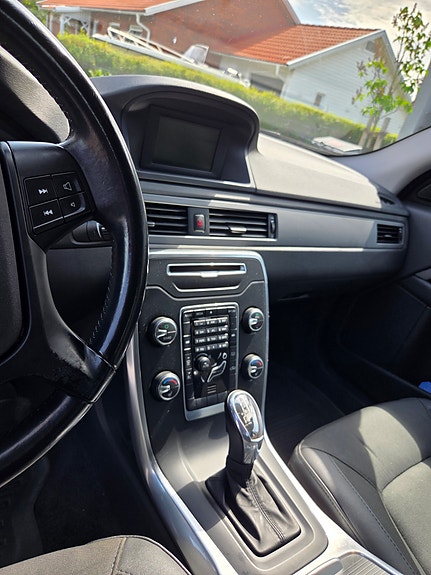 Volvo V70 9 of 17