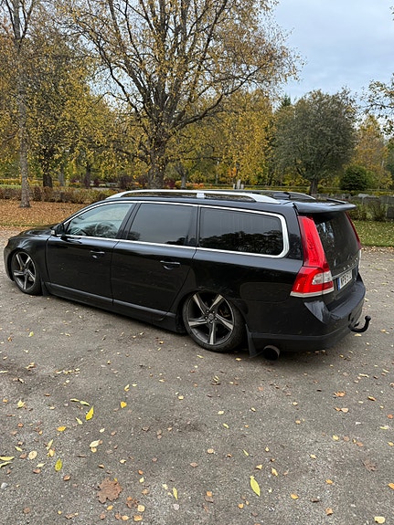 Volvo V70 6 of 7