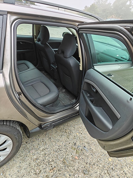 Volvo V70 7 of 10