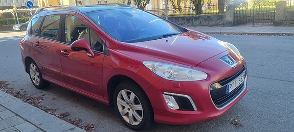 Peugeot 308 SW 2 of 10
