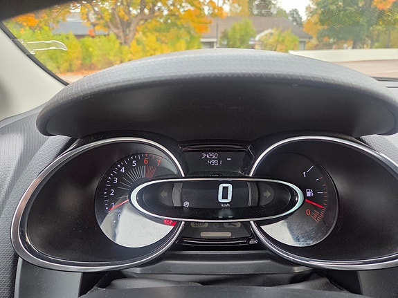 Renault Clio 10 of 12