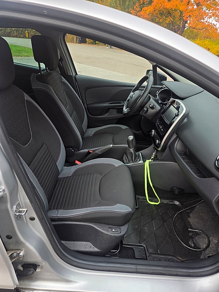 Renault Clio 9 of 12