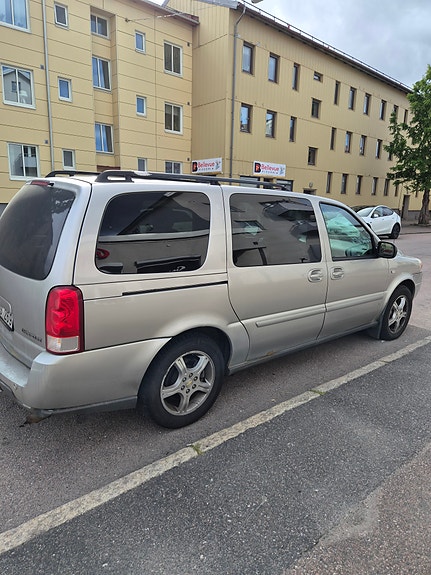 Chevrolet Uplander 3 of 3