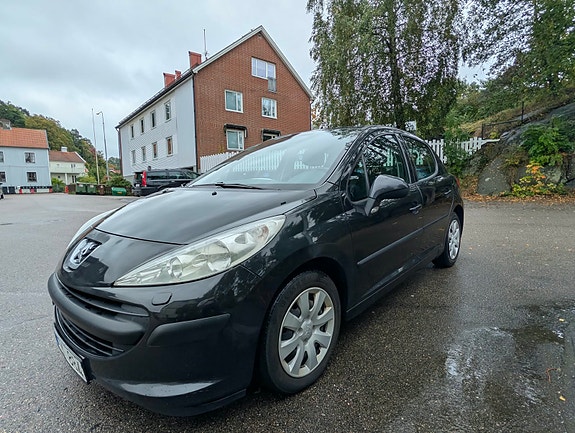 Peugeot 207 2 of 13