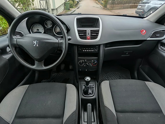 Peugeot 207 6 of 13
