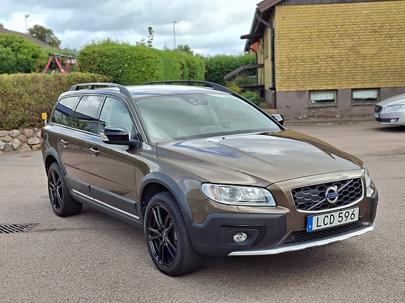 Volvo XC70 3 of 25