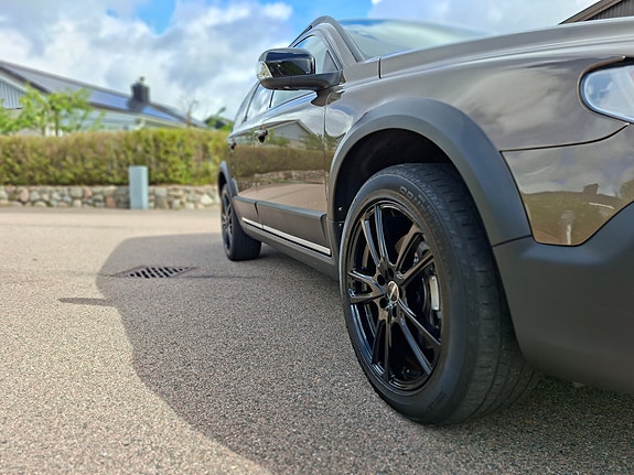 Volvo XC70 18 of 25