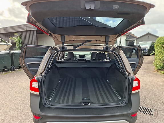 Volvo XC70 14 of 25