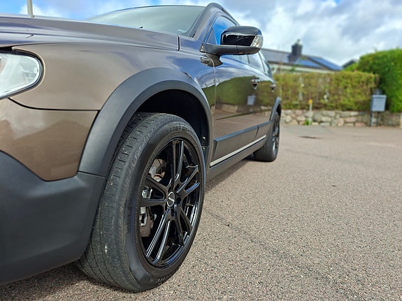 Volvo XC70 17 of 25