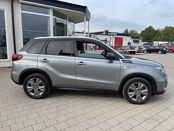 Suzuki Vitara 4 of 28