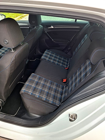 Volkswagen Golf VII 6 of 12