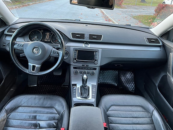Volkswagen Passat 11 of 15