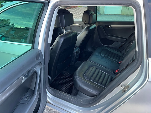 Volkswagen Passat 6 of 15