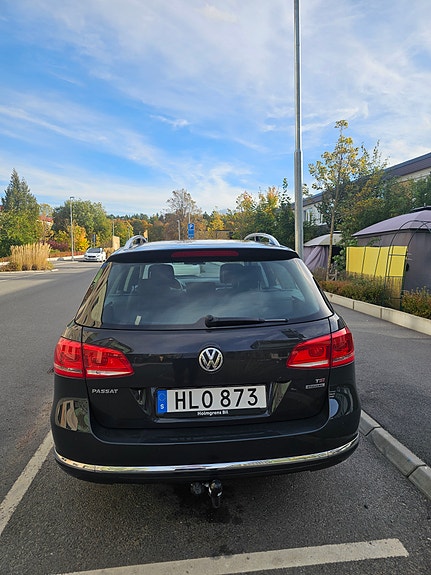 Volkswagen Passat 2 of 5