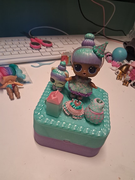 Product image 1 of 8