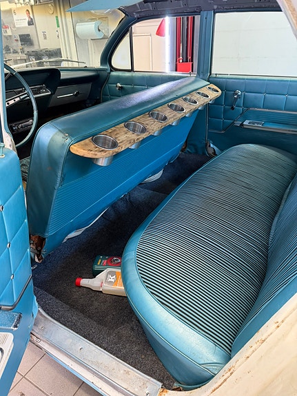 Chevrolet Impala 4 of 8