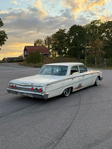 Chevrolet Impala 2 of 8