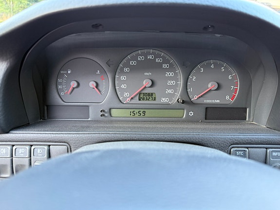 Volvo V70 4 of 4