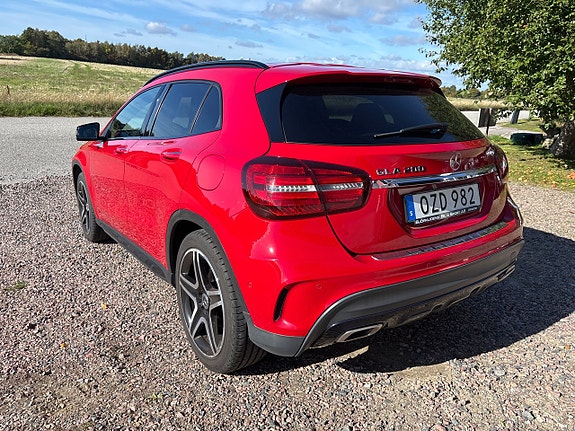 Mercedes-Benz GLA200 6 of 13