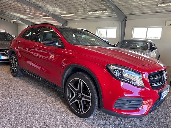 Mercedes-Benz GLA200 11 of 13