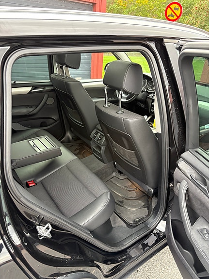 BMW X3 9 of 12