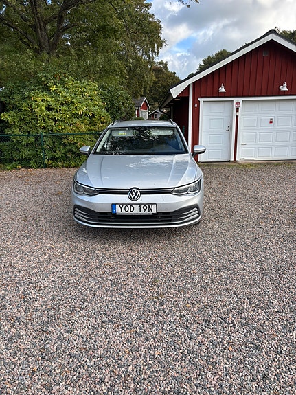 Volkswagen Golf VIII 2 of 5